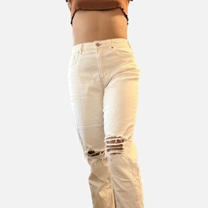 AMERICAN EAGLE CREAM RIPPED JEANS - SIZE 10
